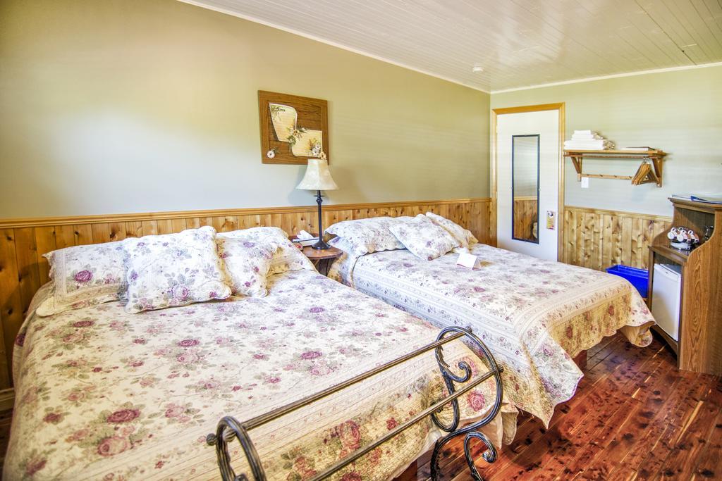 Au Soleil Levant Inn 2*