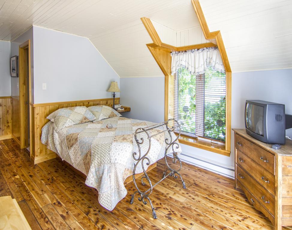 Au Soleil Levant Inn 2*